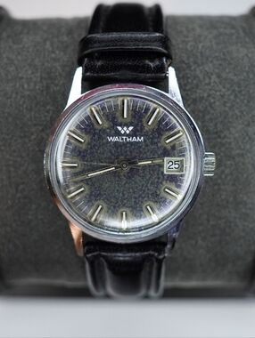 Vintage 1970 Waltham 34mm 17J Black Dial Manual Wind Men's Watch Runs